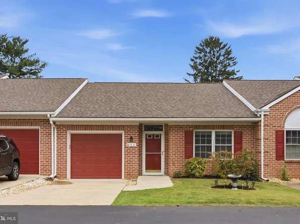 353 Sunbrook Ln #111, Hagerstown, MD 21742
