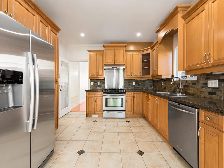 6014 Rumble St — Photo 9