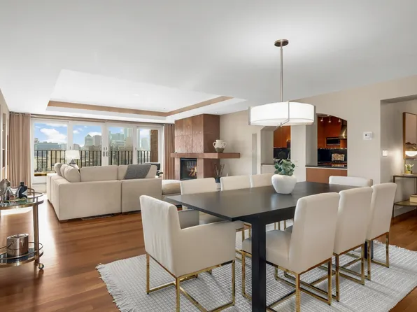 100 2nd St SE APT 1004, Minneapolis, MN 55414