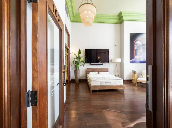 12 Hudson Place image 10 of 18