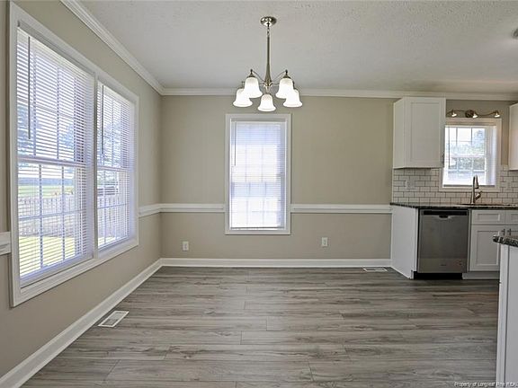 4th image of 81 Clyde Cir