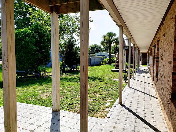 5th image of 3386 Barrancas Ave APT 1