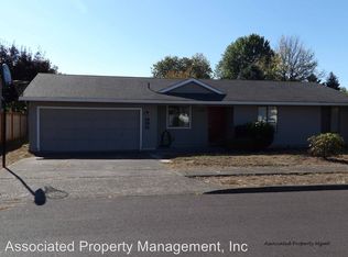 335 S Dogwood Dr, Cornelius, OR 97113