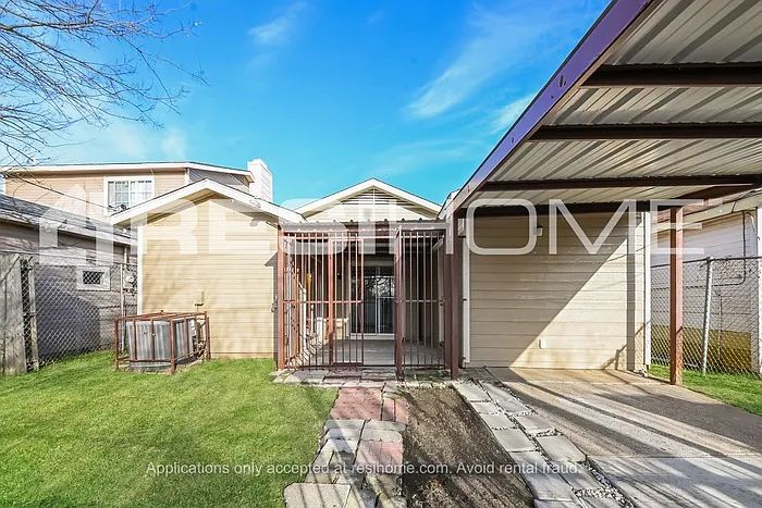 1913 Red Cloud Dr — Photo 12