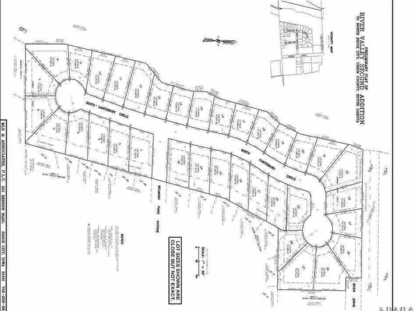 211 S Canterbury Cir, North Sioux City, SD 57049