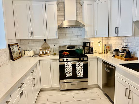 5th image of 1200 S Holt Ave APT 202