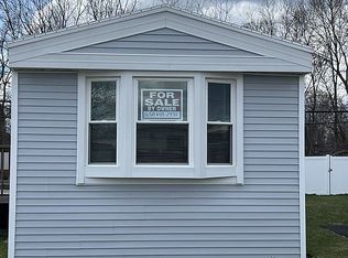 600 James Dr, Bartlett, IL 60103