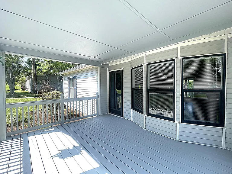 512 Howard Gap Rd — Photo 2