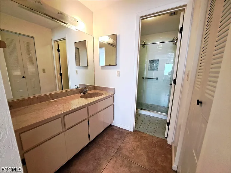 10525 Putnam Ct — Photo 14