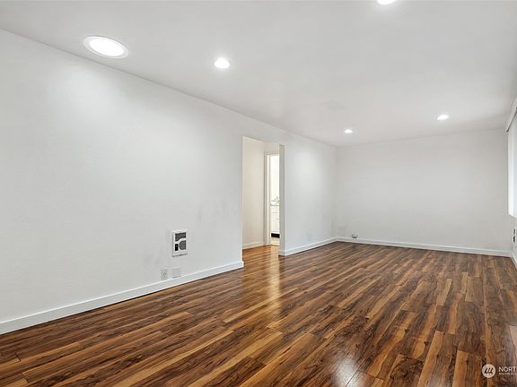 3rd image of 465 Wildwood Boulevard SW