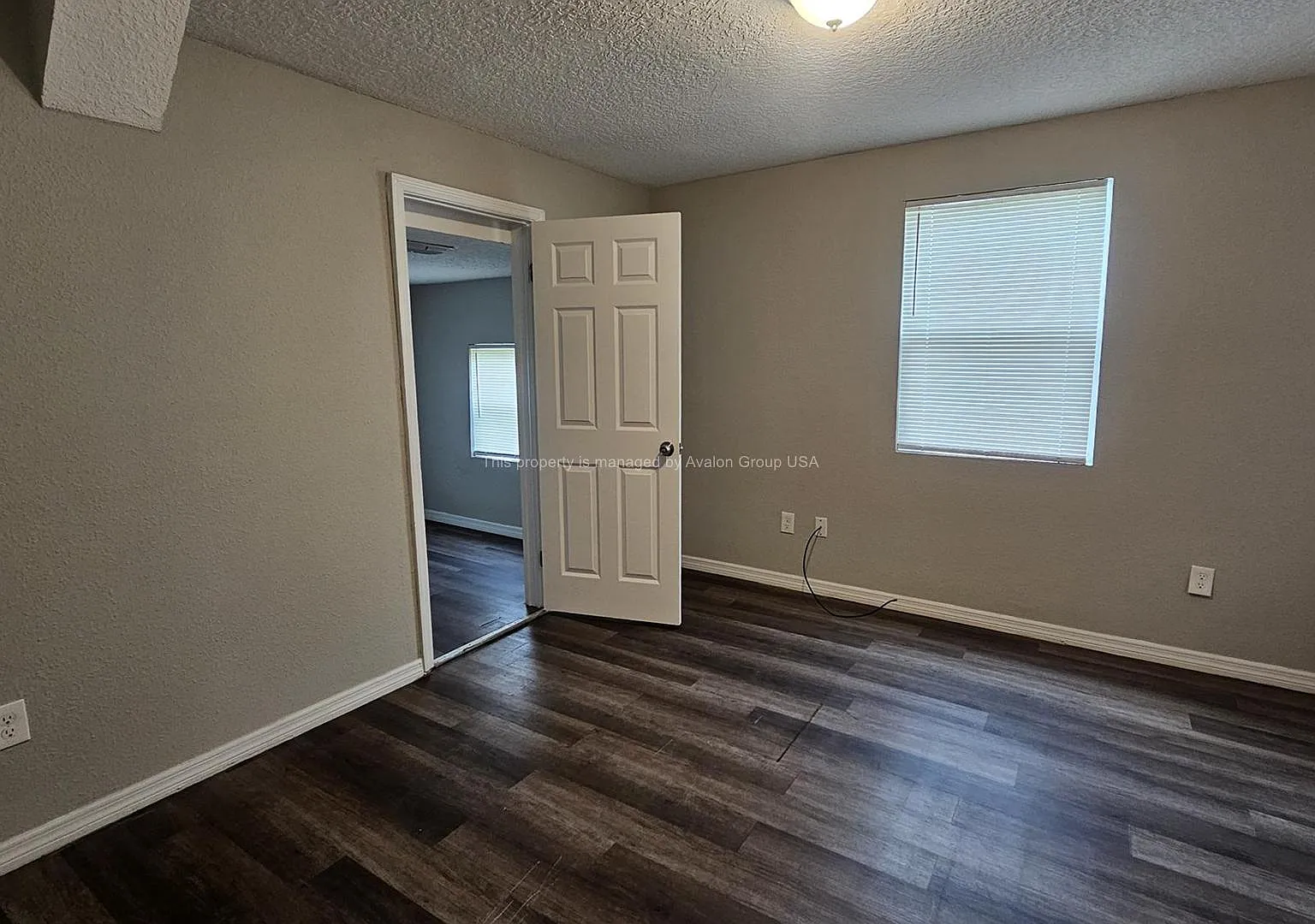 3 bed, 775 sqft, $1,345 — Photo 3
