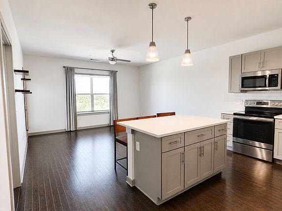 5th image of 1638 54th Ave N #327