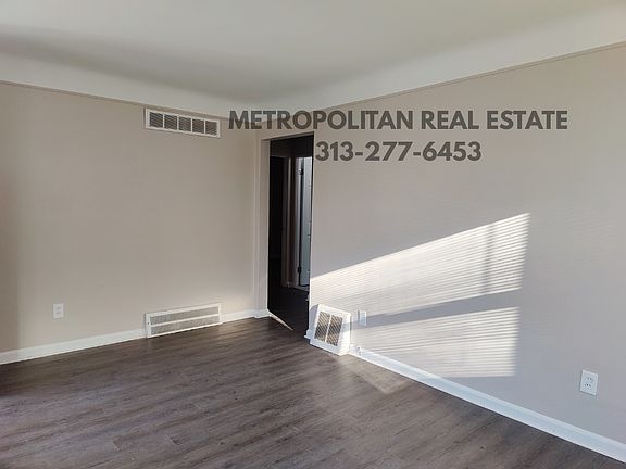 3rd image of 32626 Sheridan St