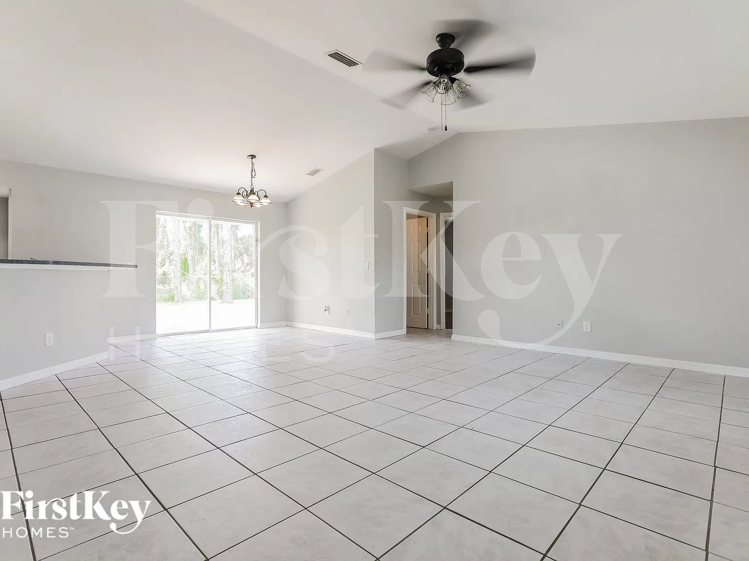 3 bed, 2.0 bath, 1212 sqft, $1,780 — Photo 2