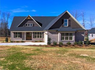 7801 Honkers Hollow Dr, Stokesdale, NC 27357