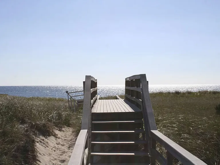 88 Dune Rd — Photo 51