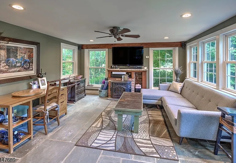 17 Hollow Brook Rd — Photo 11