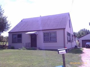 703 Harriet St, Dixon, IL 61021