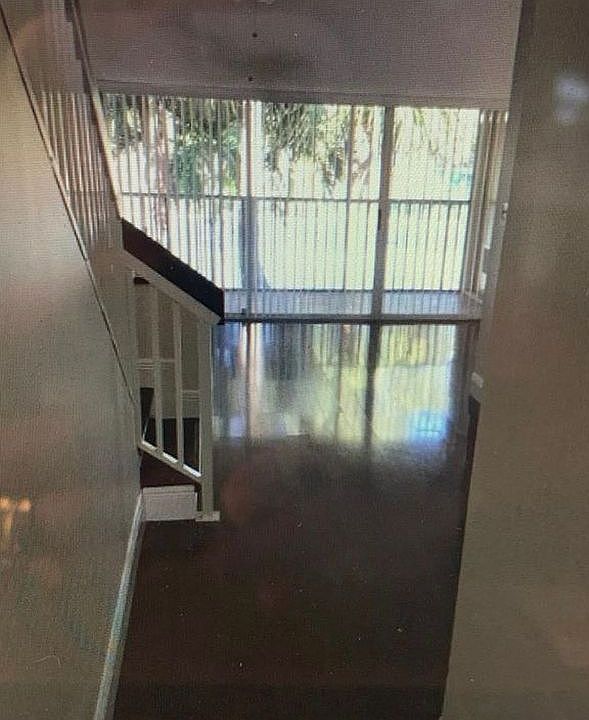 1st image of 19206 W Glenmoor Dr
