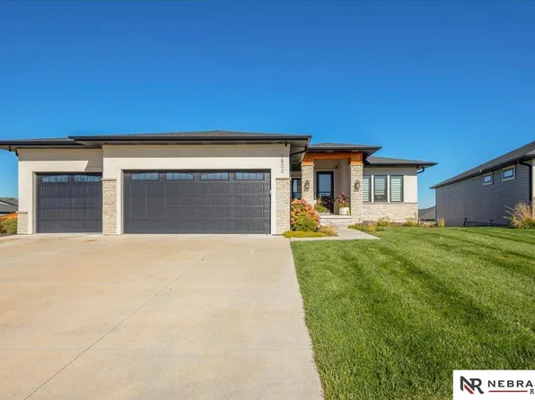 6500 Aiden Cir, Lincoln, NE 68516