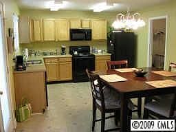 5th image of 7036 Maple Park Ln