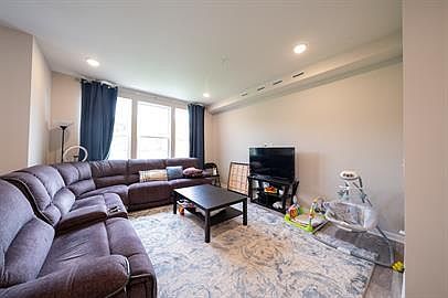 4th image of 4872 Avery Ct #1