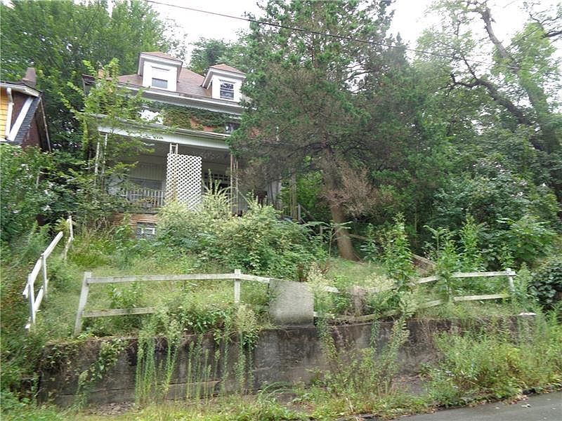2nd image of 454 Ella St