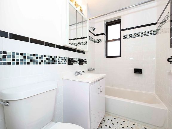 4th image of 4305 47th St #2A