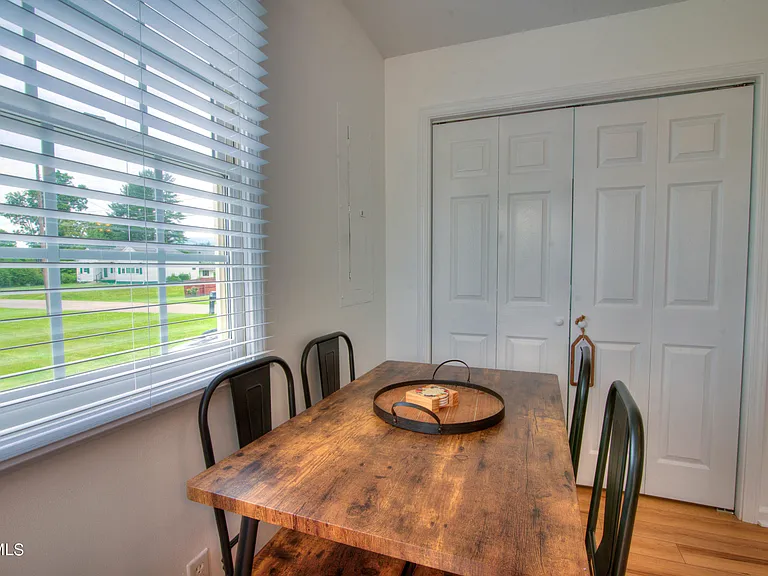 2418 Vines St — Photo 15