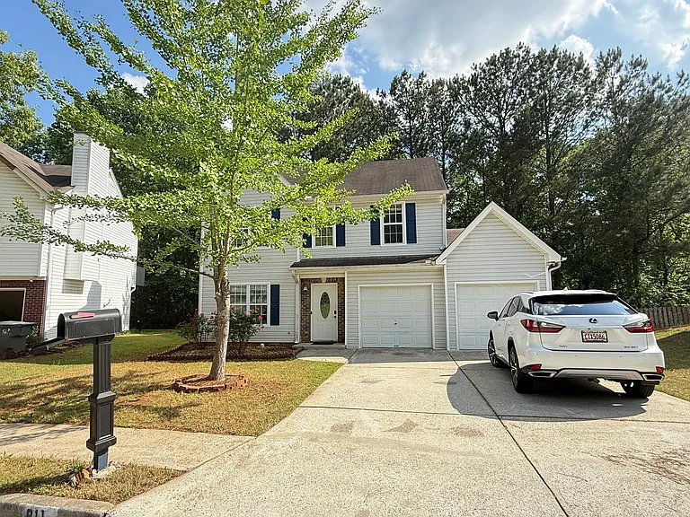 811 Sugar Oak Ln — Photo 2