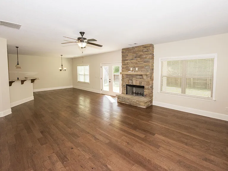 1177 Weatherford St — Photo 8