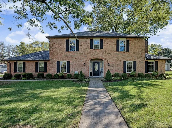 615 Queensgate Rd, Springboro, OH 45066