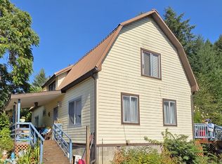 98470 Carla Ln, Myrtle Point, OR 97458