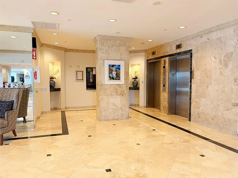 2625 Collins Ave #215 — Photo 32