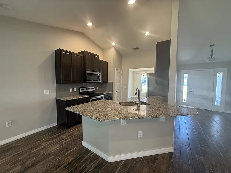 230 Wisconsin Ave — Photo 10