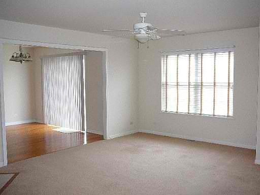 4th image of 151 W Dekalb Dr