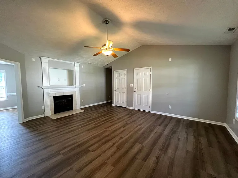 212 Sharpsburg Rd — Photo 2