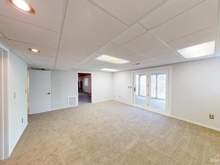1280 Sunset Rd — Photo 35