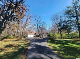 10028 Arrow Rd, Tremont, IL 61568