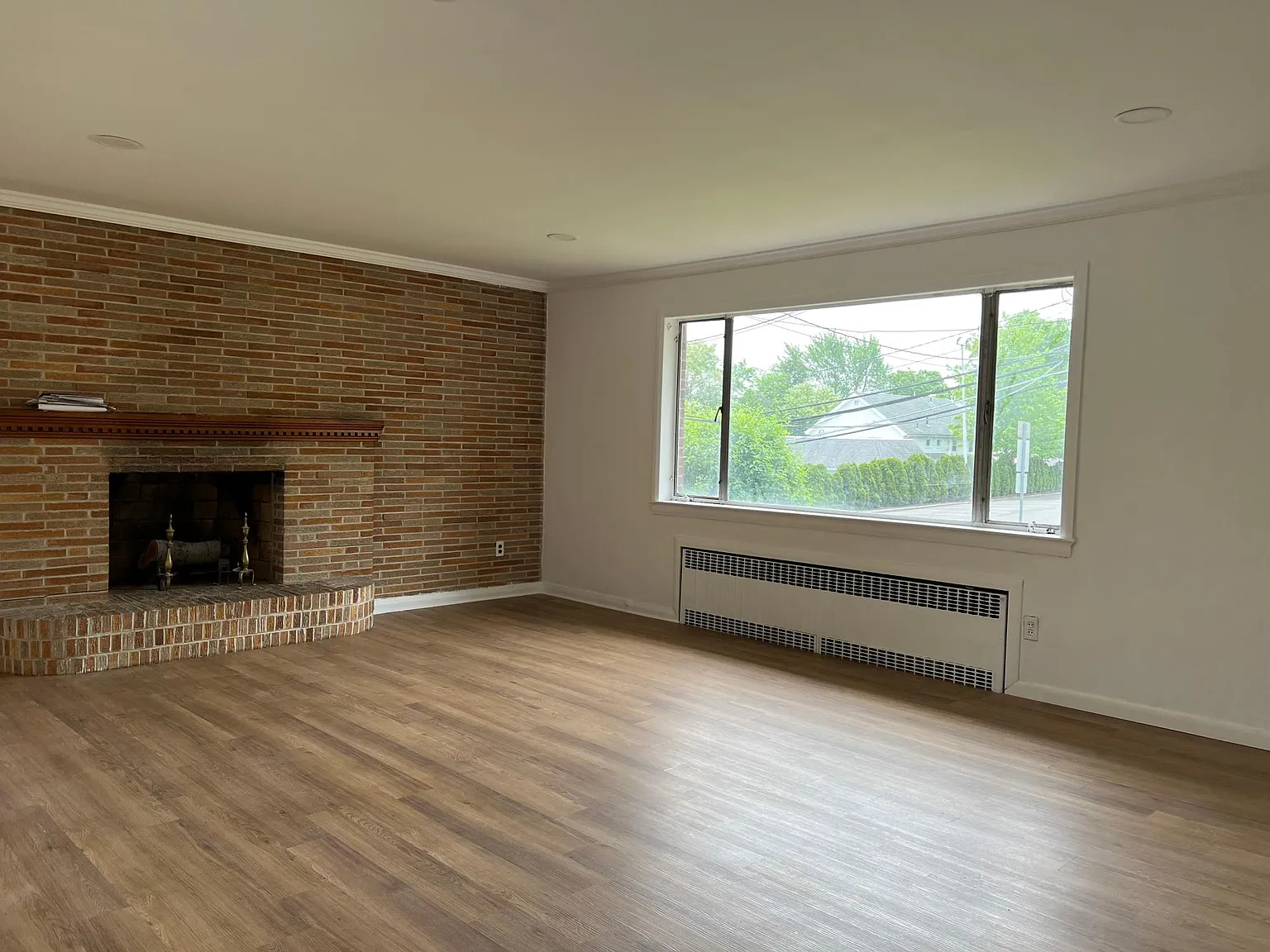 3 bed, $2,700 — Photo 3