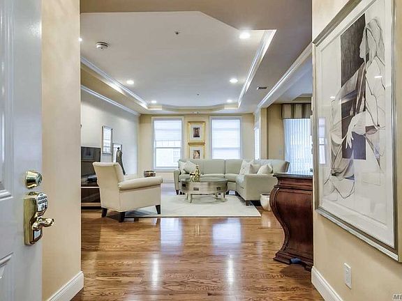 2nd image of 107 Roosevelt Way