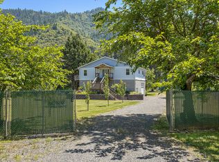 229 Fielder Ln, Grants Pass, OR 97526