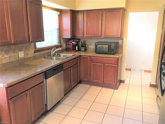 5th image of 1817 Eden Ln