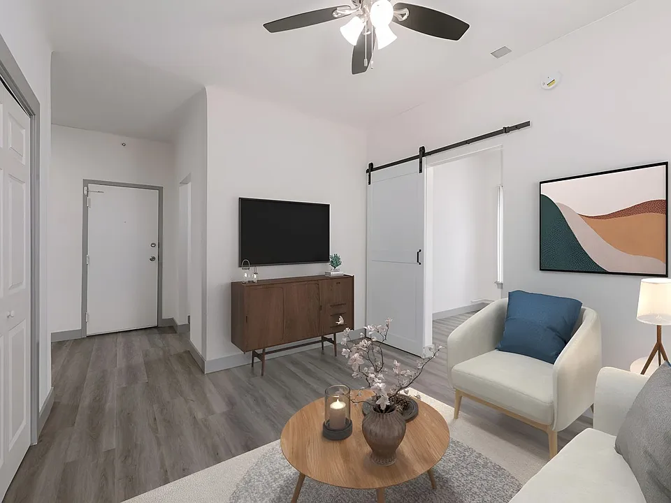 1623 N Mariposa
