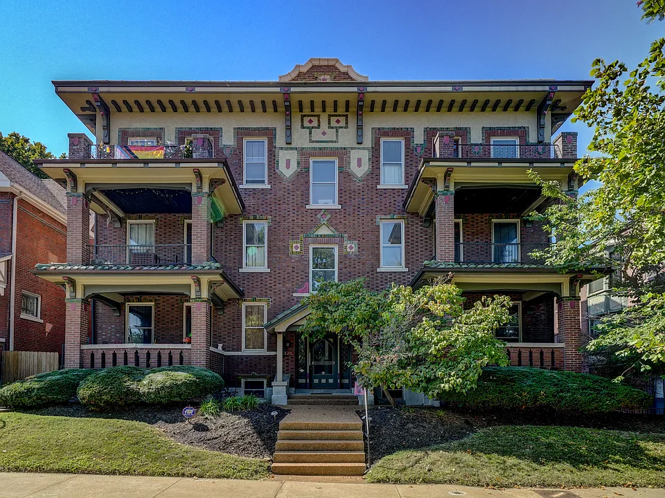 3548 Victor St #3W