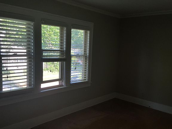 5th image of 329 Baker St Unit 2
