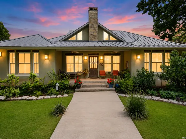 241 AMMANN RD, Boerne, TX 78015