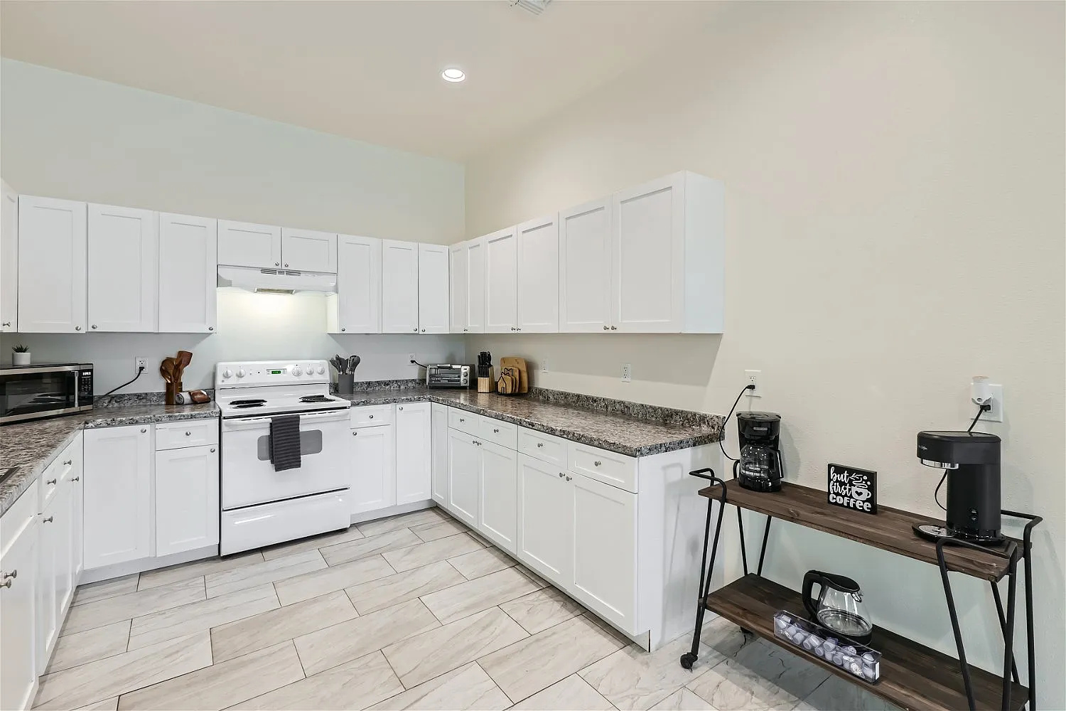 3 bed, 2000 sqft, $2,800 — Photo 4