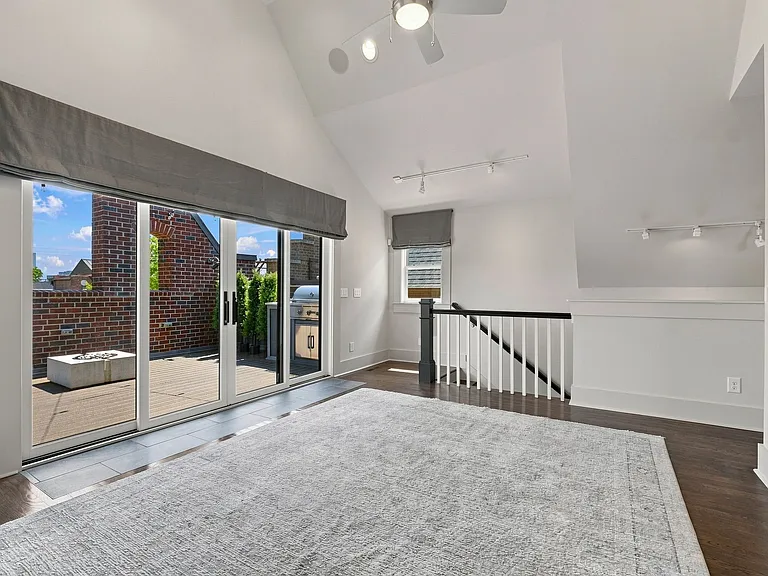612 Monroe St — Photo 28