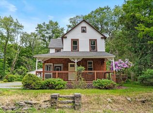 15 Locust Ridge Rd, Gouldsboro, PA 18424